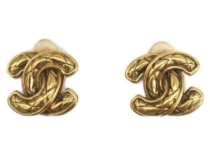 CHANEL matelasse coco mark earrings Golden ref.976196 - Joli Closet