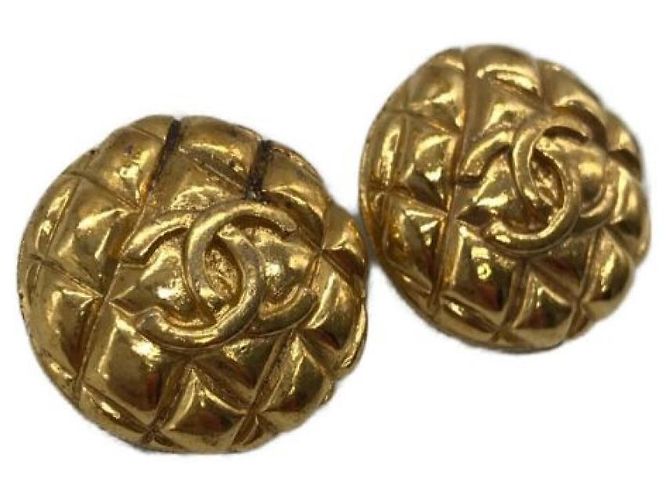 ***Pendientes CHANEL matelasse coco mark