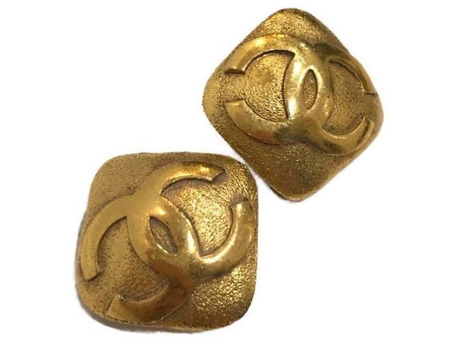 ***Orecchini vintage CHANEL con marchio cocco D'oro