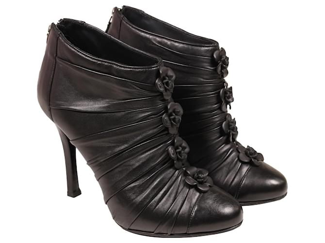 Amazing Chanel Camelia Ankle Boots Black Leather  ref.976389