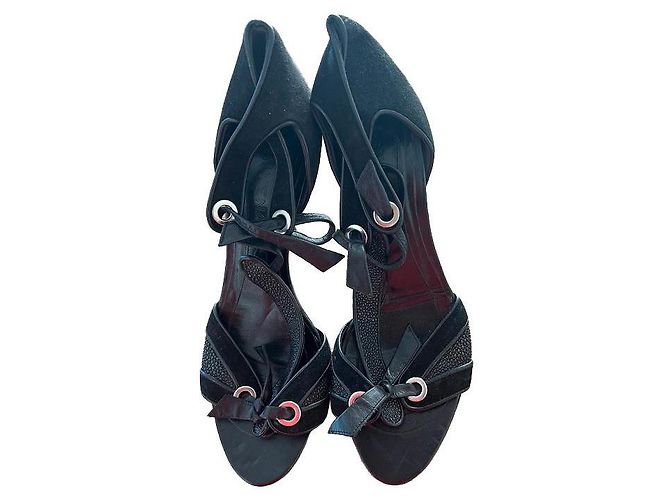 Escarpins Givenchy en cuir noir nubuck et beluga taille 39