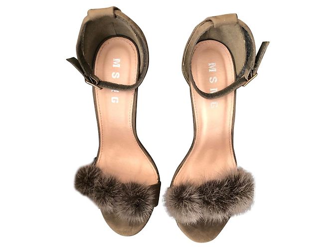 Msgm Sandalen mit Nerzfell Pompons Khaki