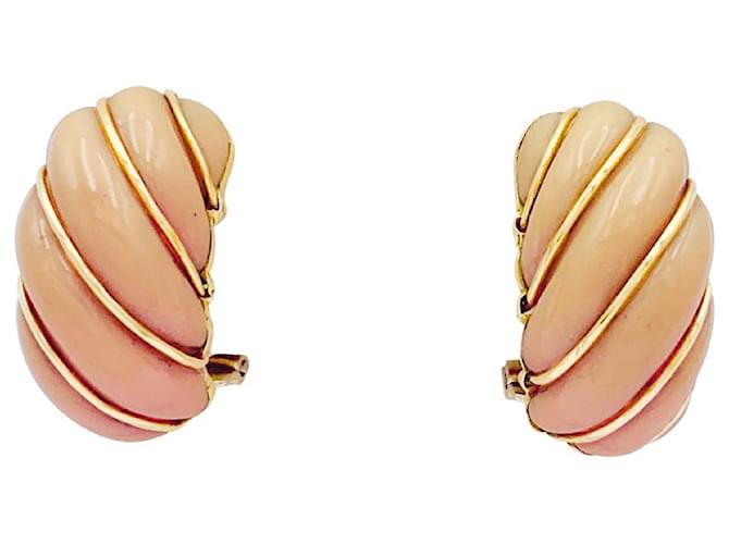 inconnue Yellow gold and pink coral earrings. White gold  ref.977610