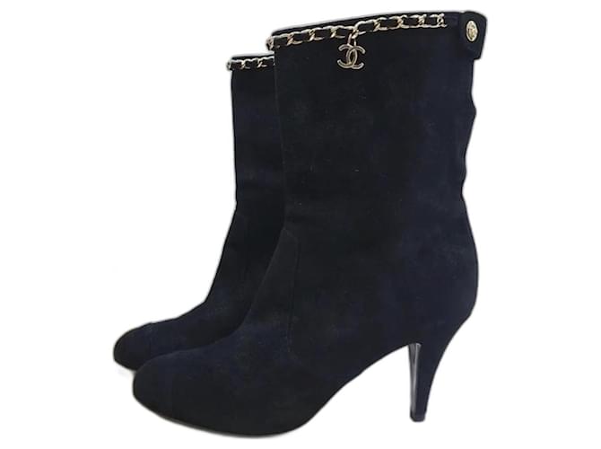 Chanel Black Suede Chain Booties  ref.978490