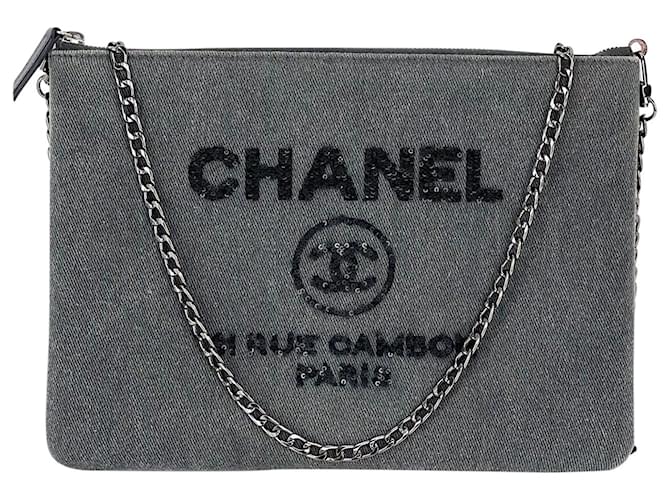 Borsa a tracolla pochette Chanel deauville in denim con paillettes Grigio Giovanni  ref.979140