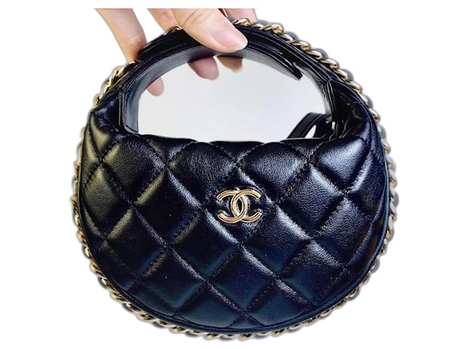 Chanel micro Hoop Loop bag Black Leather ref.979970 - Joli Closet