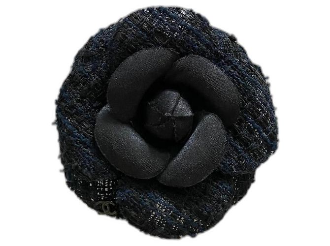 Cambon Chanel Kamelienbrosche Marineblau