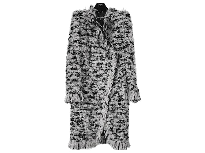 Chanel 9K$ Cosmopolite Tweed Coat Multiple colors  ref.980319
