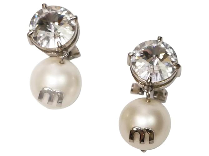 Miu Miu Silver pearl drop clip-on earrings Silvery  ref.983884