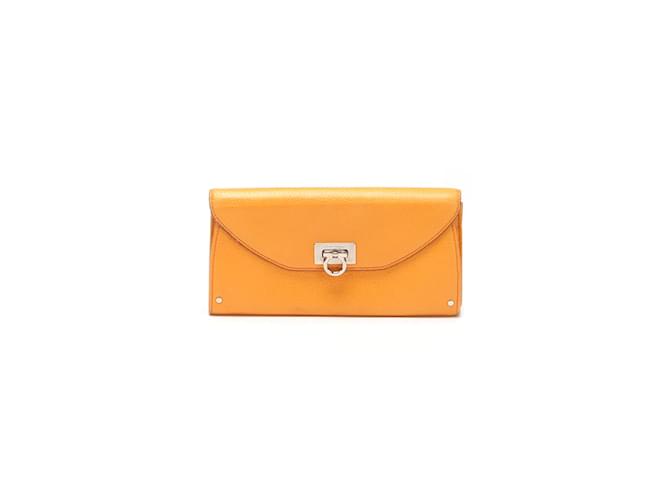 Carteira longa de couro Salvatore Ferragamo Gancini Bar Flap Continental em bom estado Amarelo  ref.984506