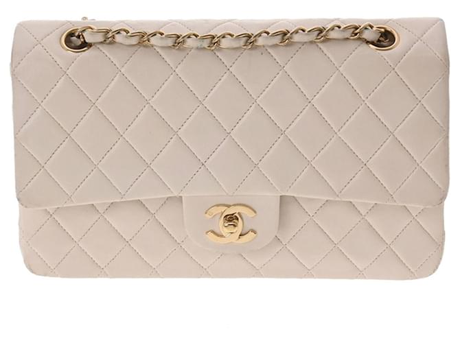 Timeless Chanel flap bag White Leather ref.984834 - Joli Closet
