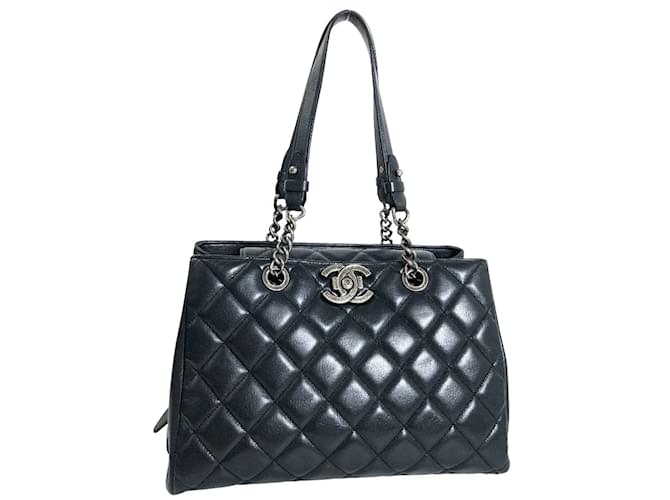 Chanel CC Quilted Leather Chain Tote Bag Black Pony-style calfskin  ref.985092 - Joli Closet
