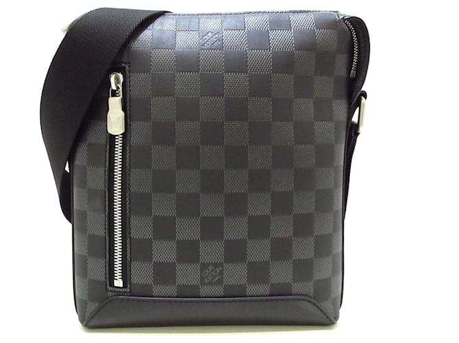 Louis Vuitton Discovery Black Leather ref.987990 - Joli Closet