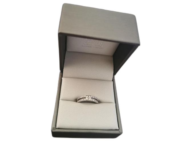 Autre Marque Anillo de oro blanco engastado con diamantes