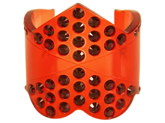 Pulseira Louis Vuitton de resina vermelha com coração largo e strass vermelhos RARO!!