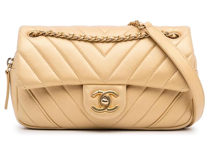Chanel Gold Mini CC Flap Chevron Leather Crossbody Bag Golden ref.992786 -  Joli Closet