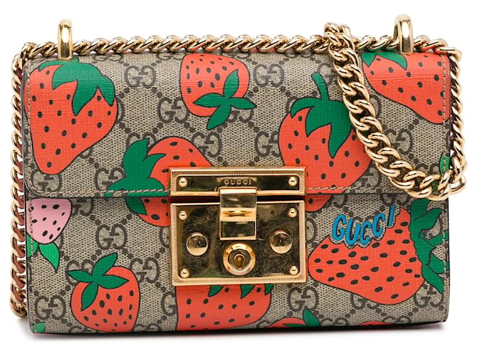 Gucci Braune GG Supreme Umhängetasche mit Erdbeer-Vorhängeschloss Beige Leinwand Tuch  ref.994164