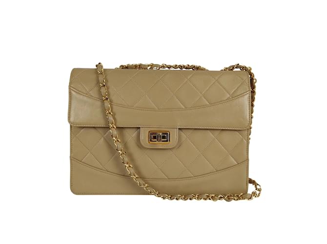 Chanel Chanel Timeless Classica turn lock bag in beige leather ref.995719 -  Joli Closet