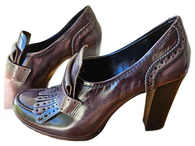 Mocasines Prada en piel gris