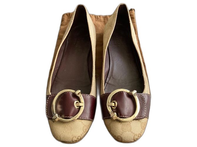 Gucci Sapatilhas de Lona Monogram e Couro Bege