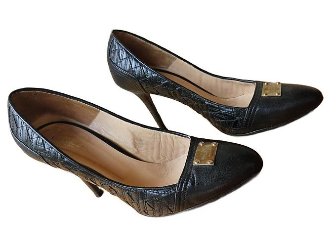 Gianni Versace Black Leather Pumps 38