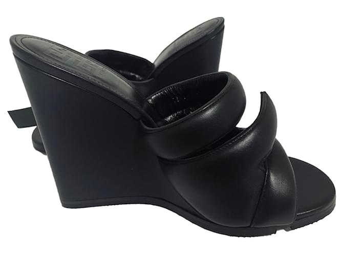 Givenchy Mules Black Leather  ref.1009964