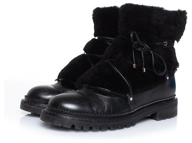 Jimmy Choo, Botas de couro com detalhes em pelo Preto