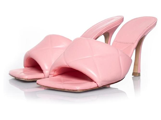 Autre Marque Bottega Veneta, Lido Pink quilted sandals Leather  ref.1010326