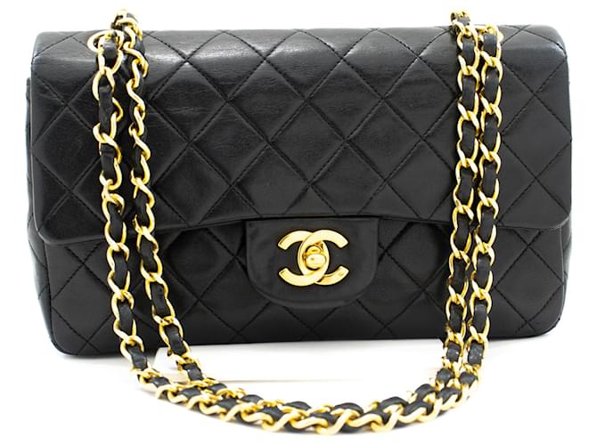 Chanel forrado Flap Negro Cuero  ref.1012132