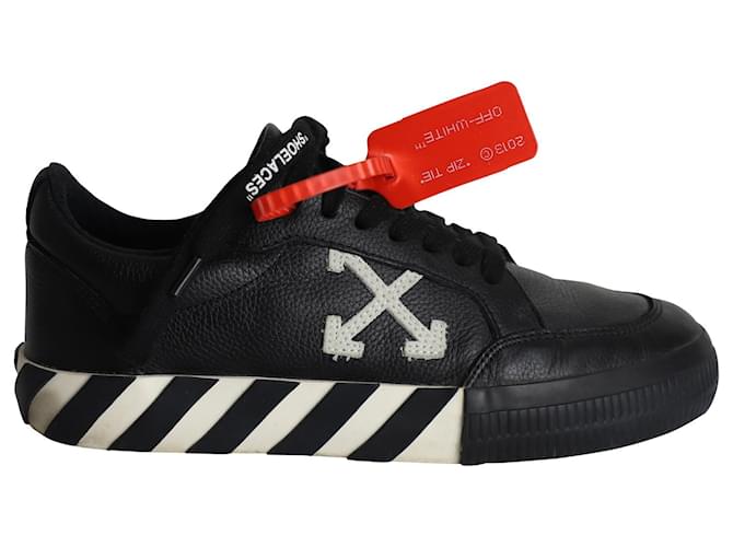 Off White Off-White Vulcanized Low Top Sneakers in Black Leather   ref.1014793