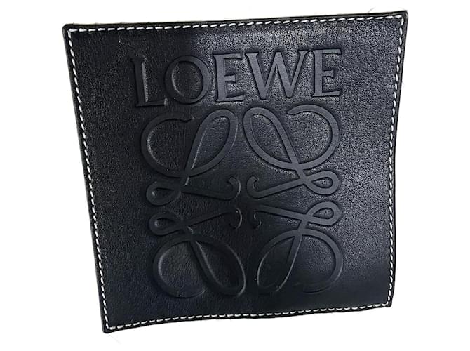 Loewe Medium Basket Bag with Chain in Beige Raffia and Black Calfskin Leather  ref.1016473