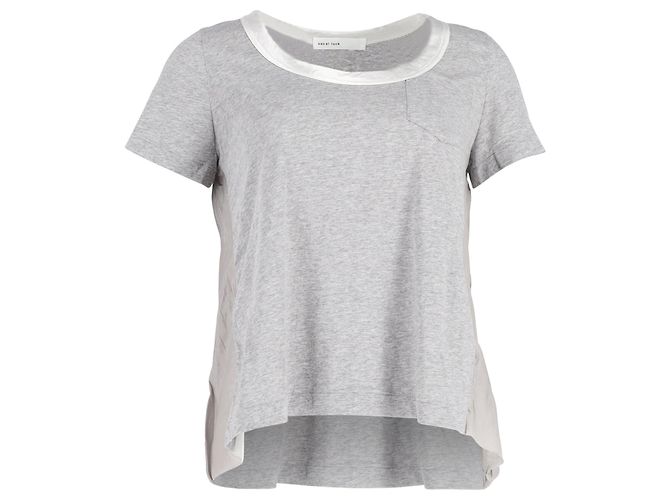 Camiseta Sacai Luck com forro de tule e painéis de cetim em algodão cinza