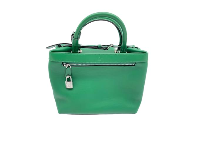 LOUIS VUITTON  Handbags T.  leather Green  ref.1016637