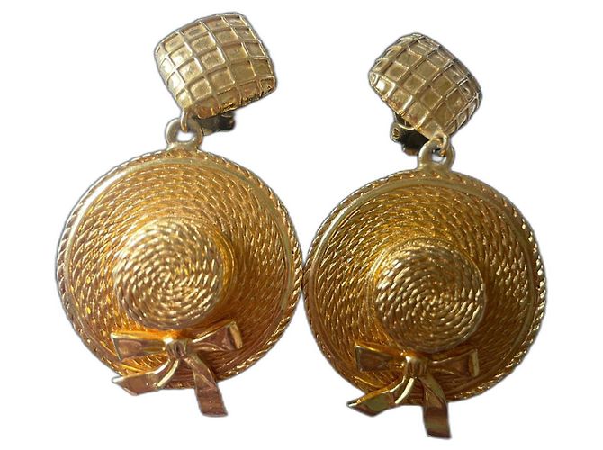 Orecchini Chanel Maxi Modello Cappello Oro D'oro Gold hardware 