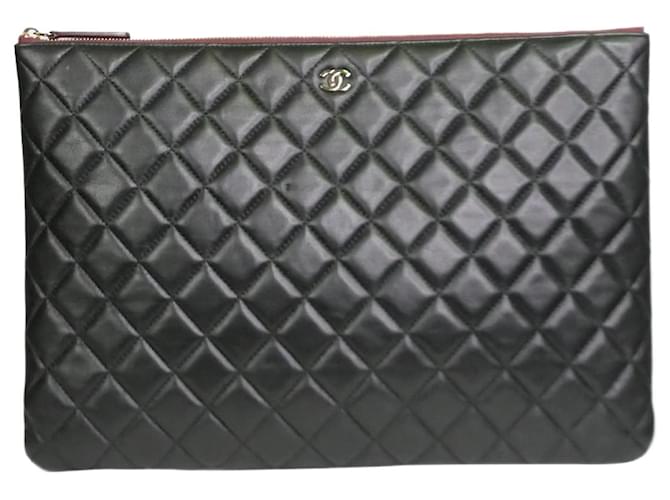 Chanel Black 2015-2016 diamond quilted laptop case Leather ref.1016901 -  Joli Closet