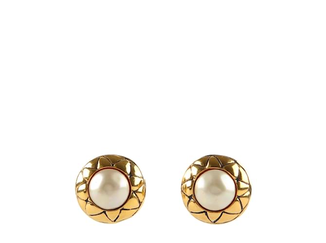 Cc earrings Chanel Gold in Gold plated - 36590401