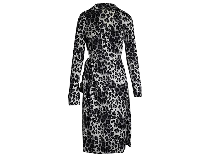 Diane Von Furstenberg Vestido midi cruzado en seda con estampado de leopardo  ref.1019005
