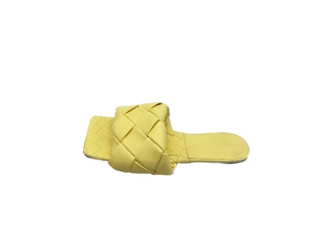 BOTTEGA VENETA  Sandals T.EU 38 leather Yellow  ref.1019309