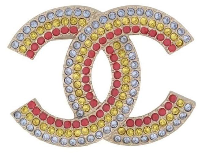 Other jewelry NEW CHANEL LOGO CC BROOCH IN MULTICOLORED STRASS MULTICOLORED NEW BROOCH Golden Metal  ref.1019639