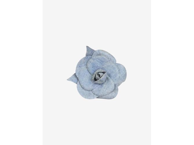 Chanel Broche fleur en denim bleu  ref.1019891