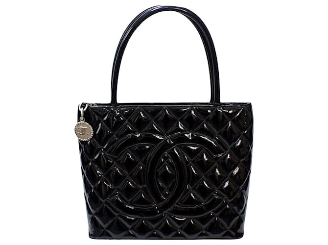 Chanel Medaillon Black Leather  ref.1020765