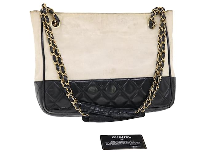 2.55 leather handbag Chanel White in Leather - 29255320