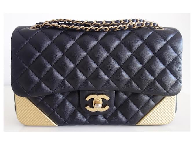 Timeless Chanel Classic medium bag Black Leather  ref.1021150