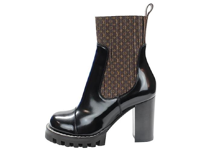 Louis Vuitton Fur Patent Leather Star Trail Ankle Boots / Black