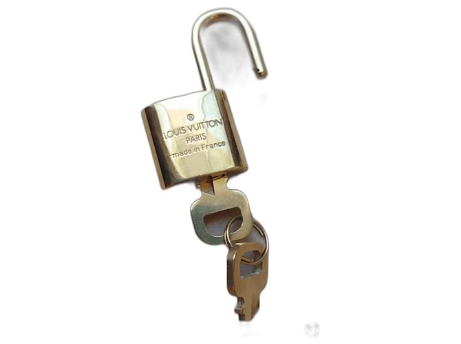 Louis Vuitton Bag lock Golden Steel  ref.1022620