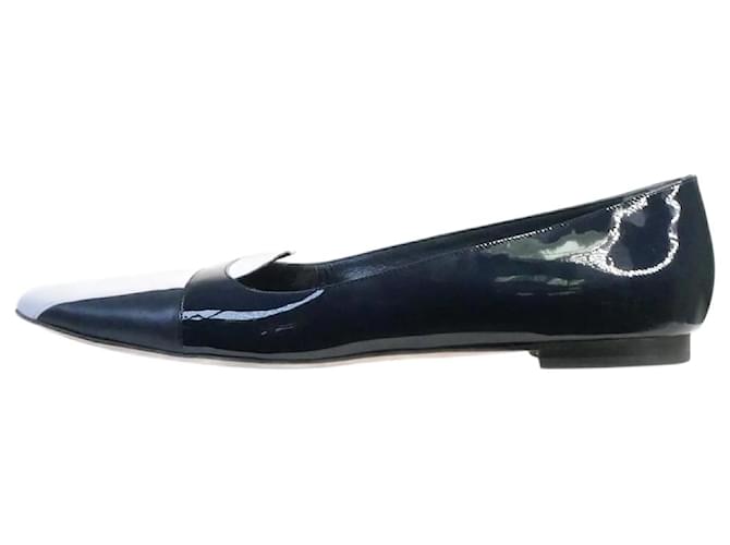 Manolo Blahnik Chaussures plates en cuir verni bleu à bout pointu - taille EU 41.5  ref.1023379