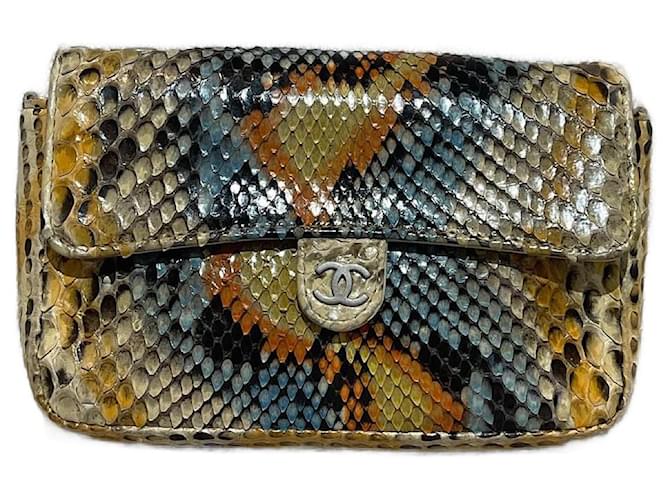 CHANEL Clutch bags T. Exotic leathers Yellow ref.1024010 - Joli Closet
