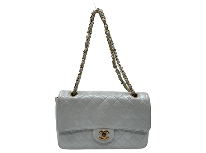 White Leather Chanel Medium Flap Bag Black ref.1025033 - Joli Closet