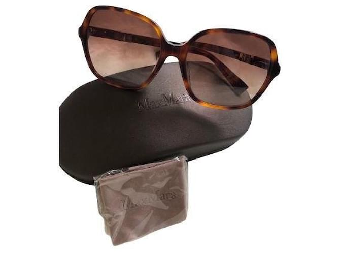 Max Mara Sunglasses Gold hardware Plastic  ref.1026461