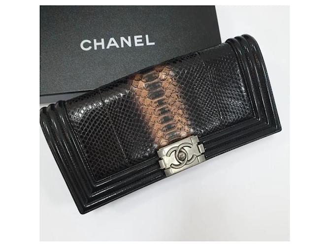 Pochette Chanel in vernice pitone Multicolore Pelli esotiche  ref.1027190